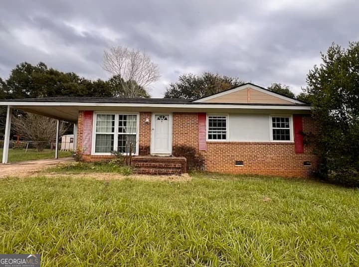 3 bedroom, 1.5 bathroom, 975 sq ft single family residence sold at 2006 Indica Trail, Albany, GA 31721