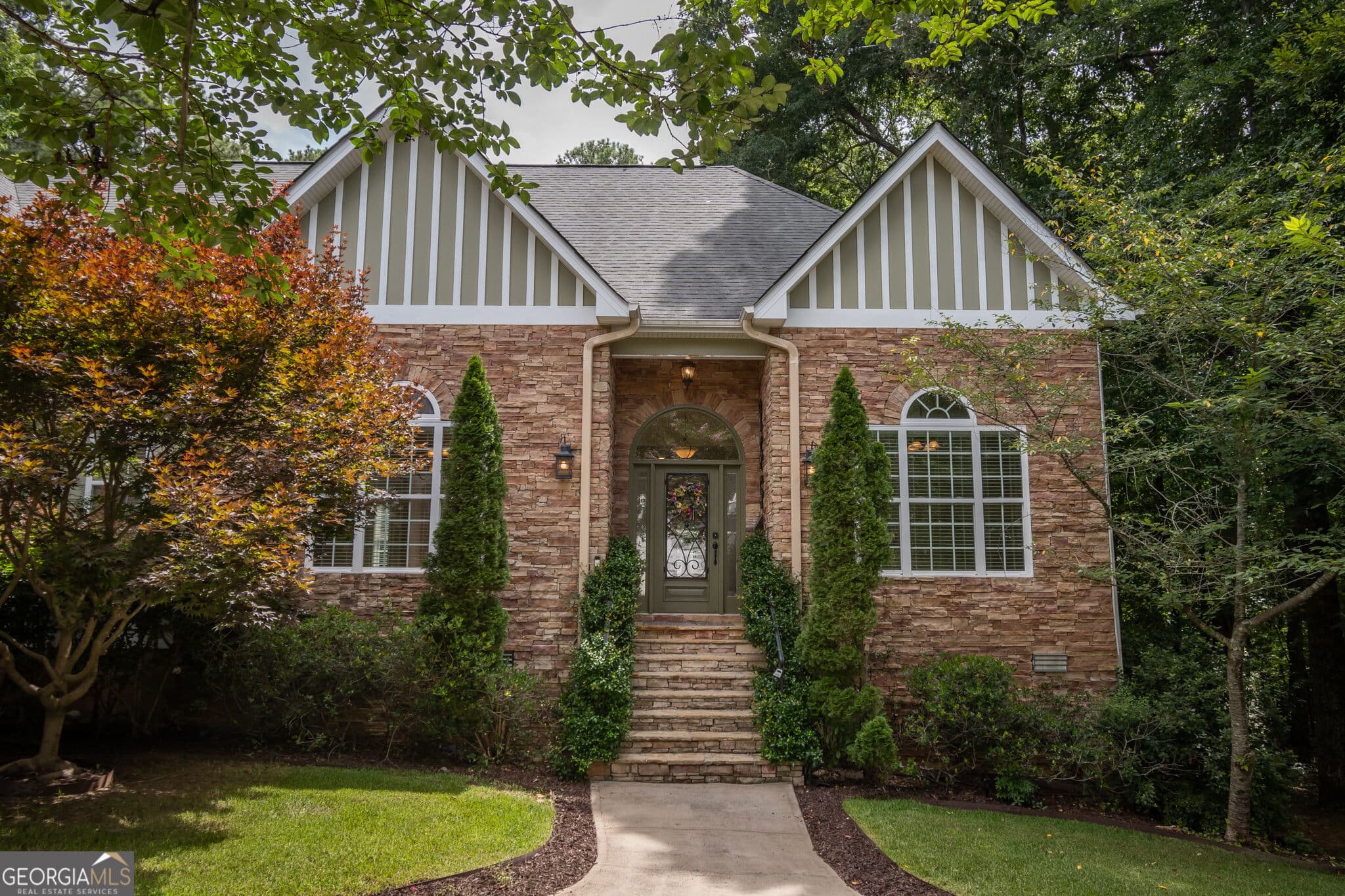 3 bedroom, 2.5 bathroom, 2,995 sq ft single family residence for sale at 155 Pine Creek Way, Winterville, GA 30683 — photo 1 of 32