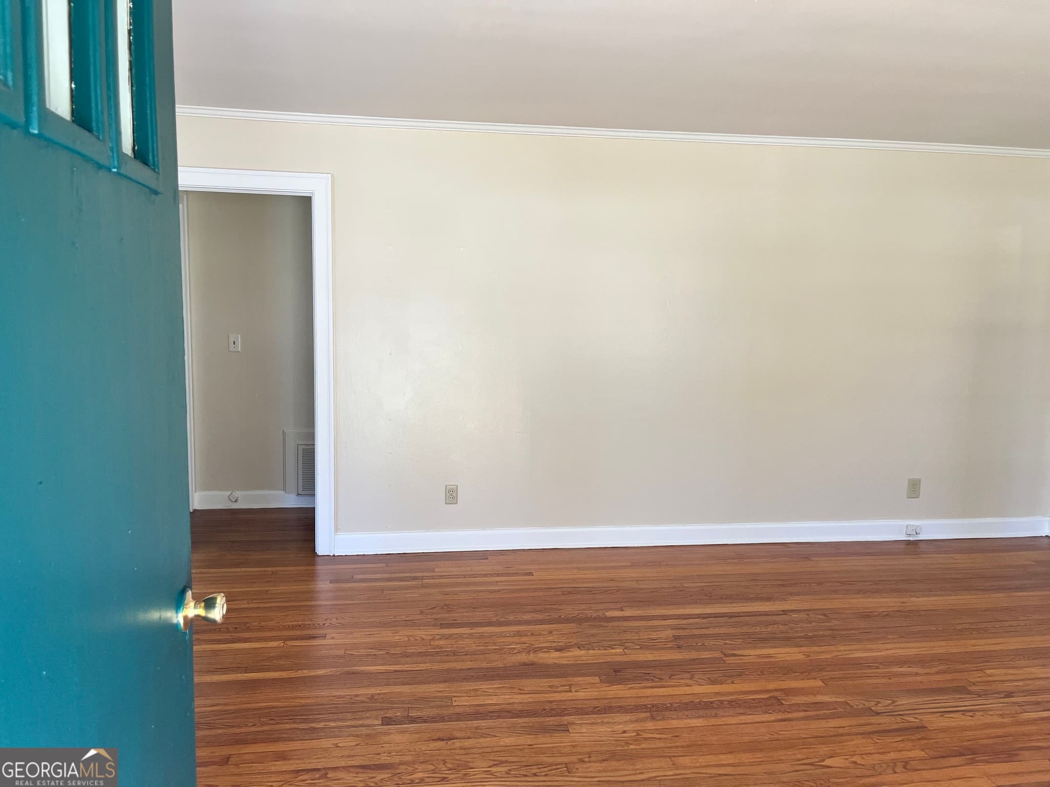 3 bedroom, 1 bathroom, 1,110 sq ft single family residence for rent at 16 Ozmore Street, Newnan, GA 30263 for $1,399 a month — photo 4