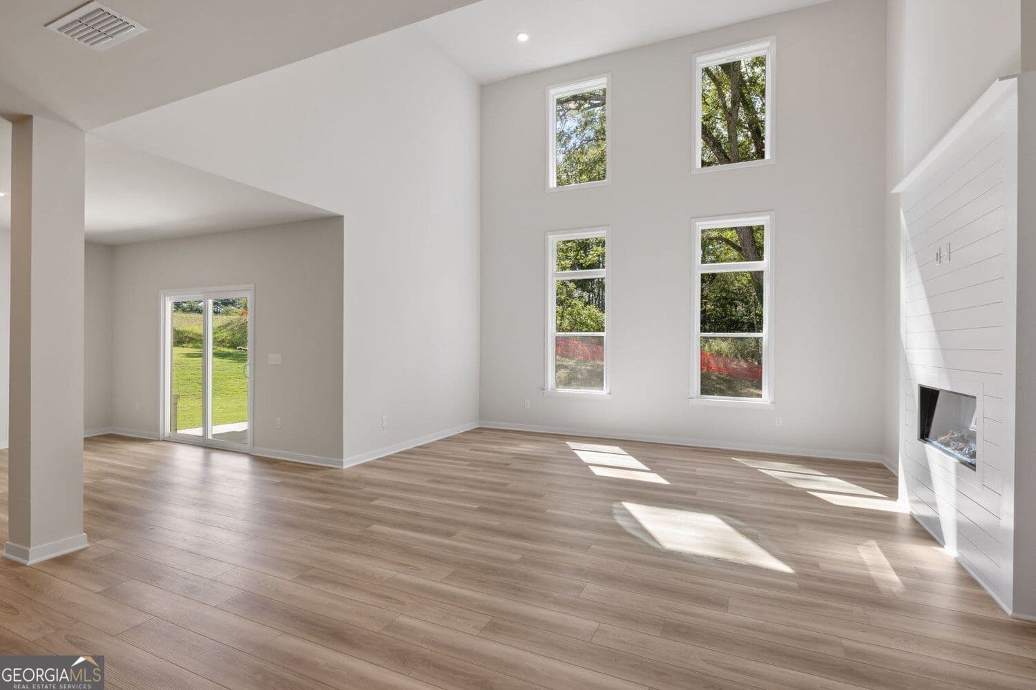 6 bedroom, 5.5 bathroom, 3,892 sq ft single family residence for sale at 328 Bailiwick Lane, Canton, GA 30115 — photo 5