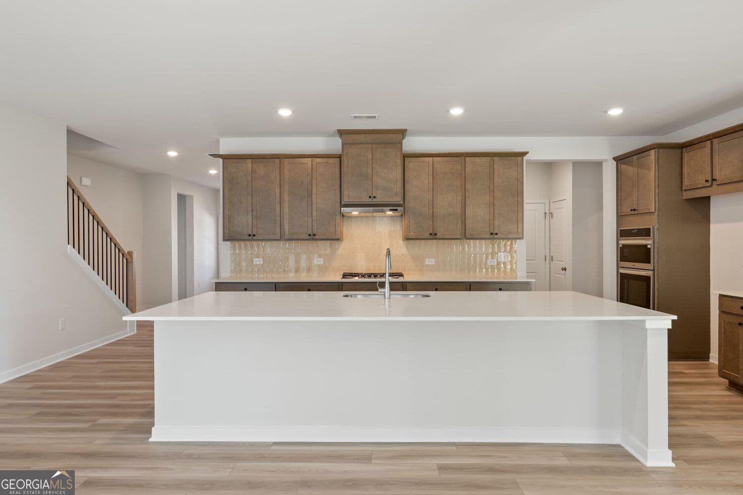 6 bedroom, 5.5 bathroom, 3,892 sq ft single family residence for sale at 328 Bailiwick Lane, Canton, GA 30115 — photo 8