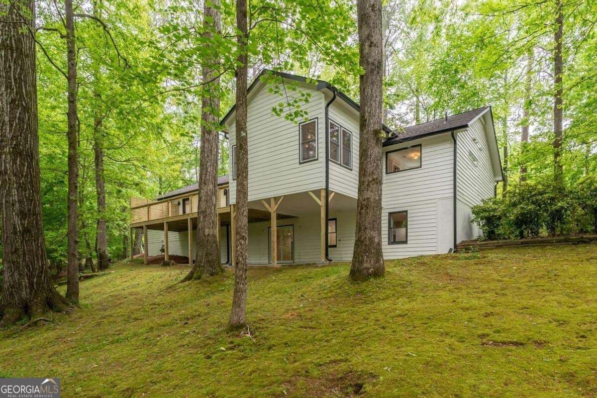 5 bedroom, 4.5 bathroom, 4,126 sq ft single family residence for sale at 3875 Grizzard Trail, Peachtree Corners, GA 30092 — photo 4