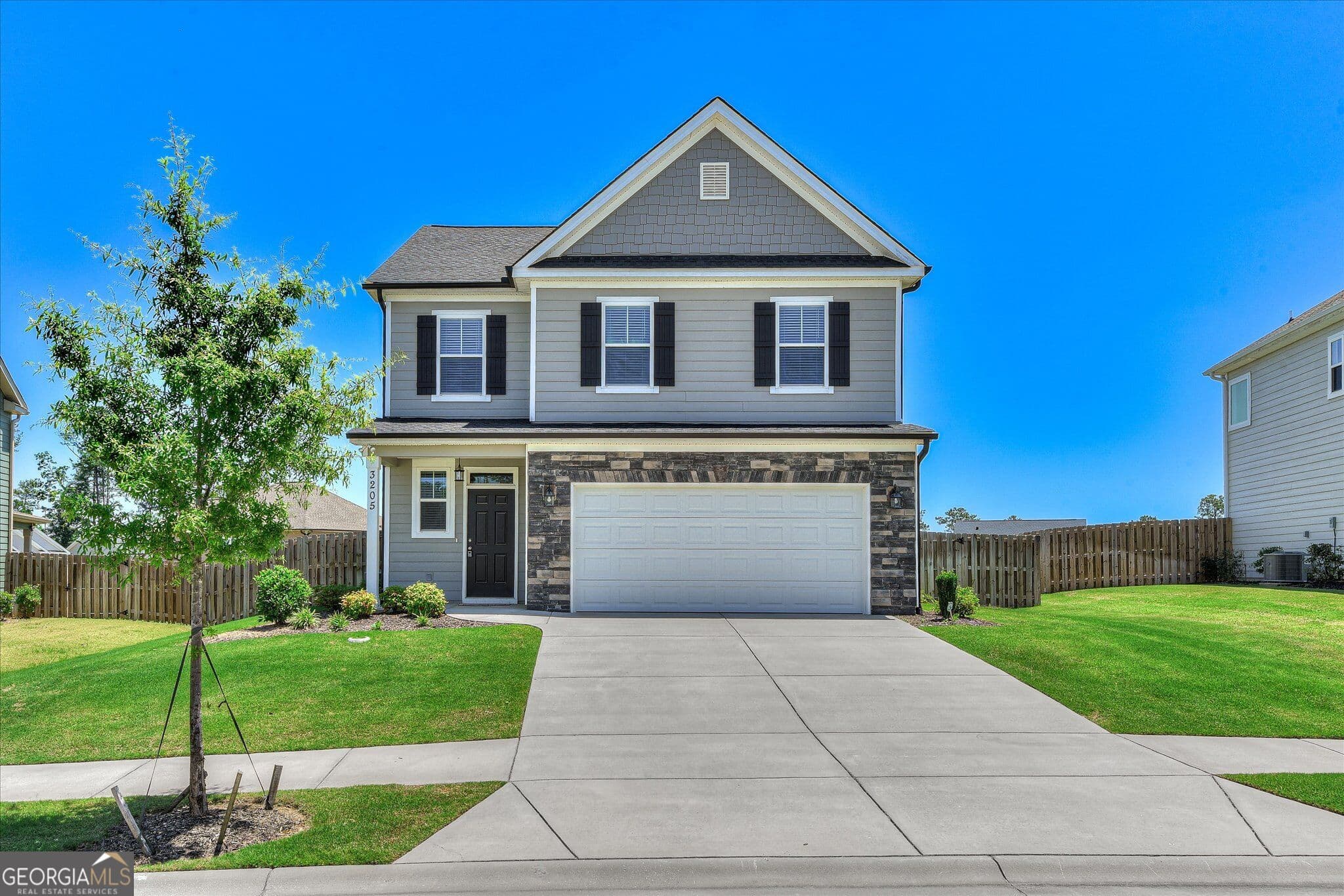 4 bedroom, 2.5 bathroom, 2,095 sq ft single family residence for sale at 3205 Wayne Drive, Grovetown, GA 30813 — photo 4
