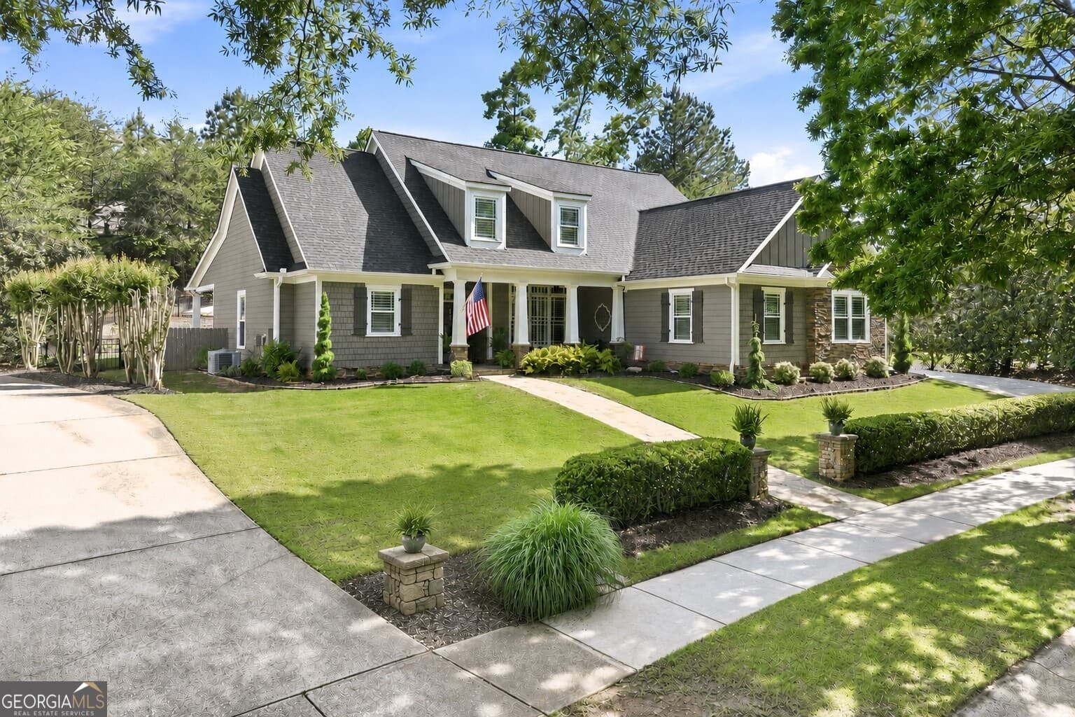 3 bedroom, 3 bathroom, 1,940 sq ft single family residence sold at 6808 Grand Marina Circle, Gainesville, GA 30506