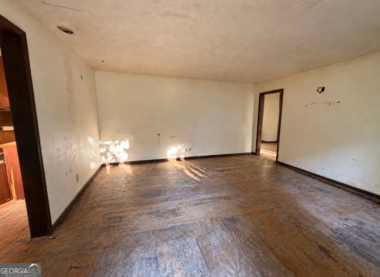 3 bedroom, 1 bathroom, 1,175 sq ft single family residence for sale at 2152 Wesley Chapel Road, Decatur, GA 30035 — photo 6