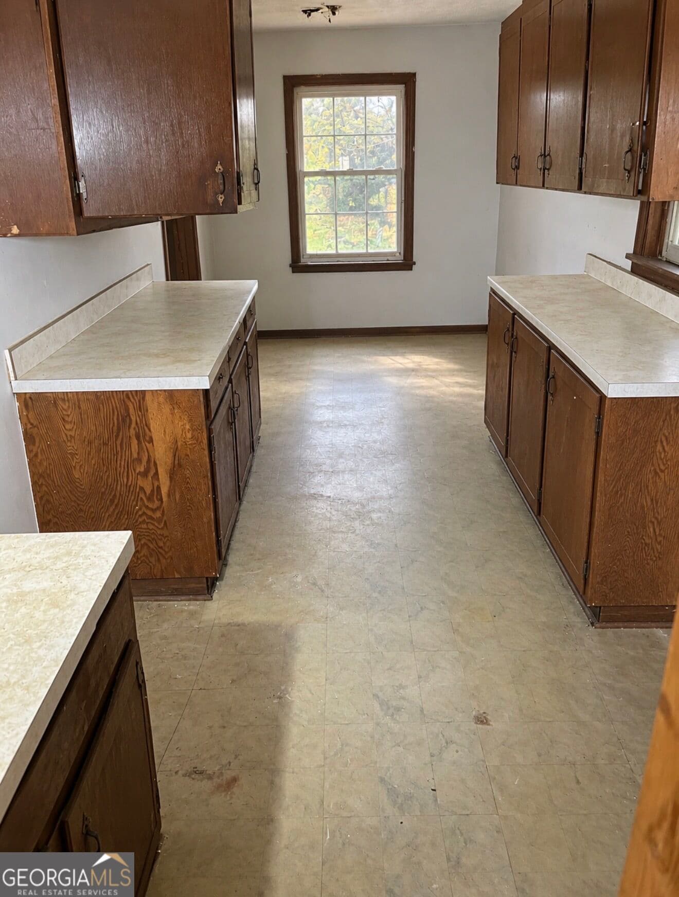 3 bedroom, 1 bathroom, 1,175 sq ft single family residence for sale at 2152 Wesley Chapel Road, Decatur, GA 30035 — photo 7