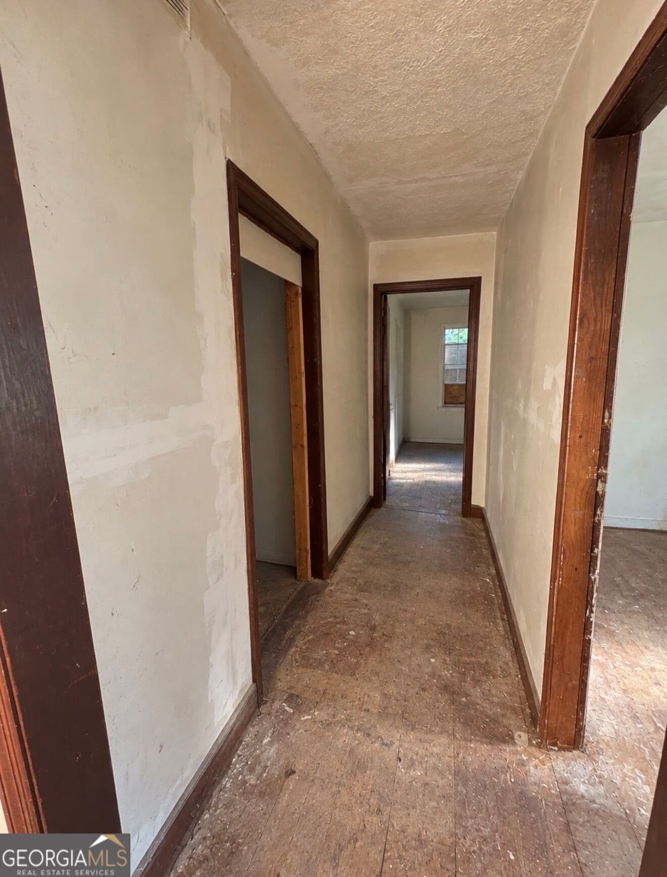 3 bedroom, 1 bathroom, 1,175 sq ft single family residence for sale at 2152 Wesley Chapel Road, Decatur, GA 30035 — photo 3