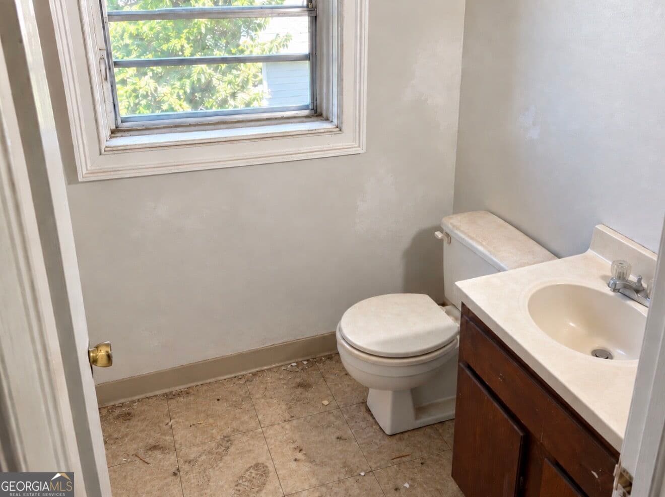 3 bedroom, 1 bathroom, 1,175 sq ft single family residence for sale at 2152 Wesley Chapel Road, Decatur, GA 30035 — photo 4