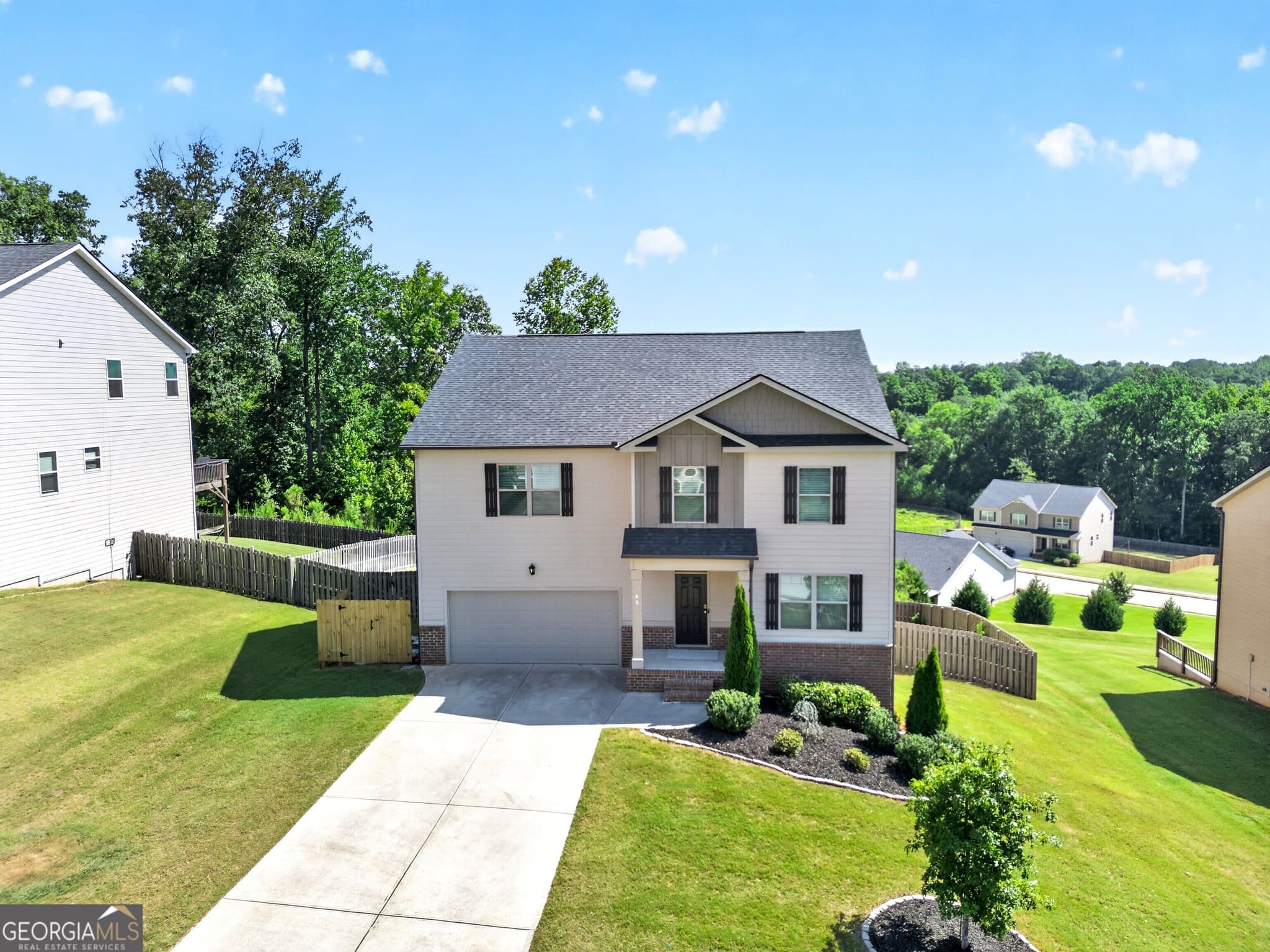 5 bedroom, 3 bathroom, 3,268 sq ft single family residence for sale at 45 Filson Drive, Senoia, GA 30276 — photo 3