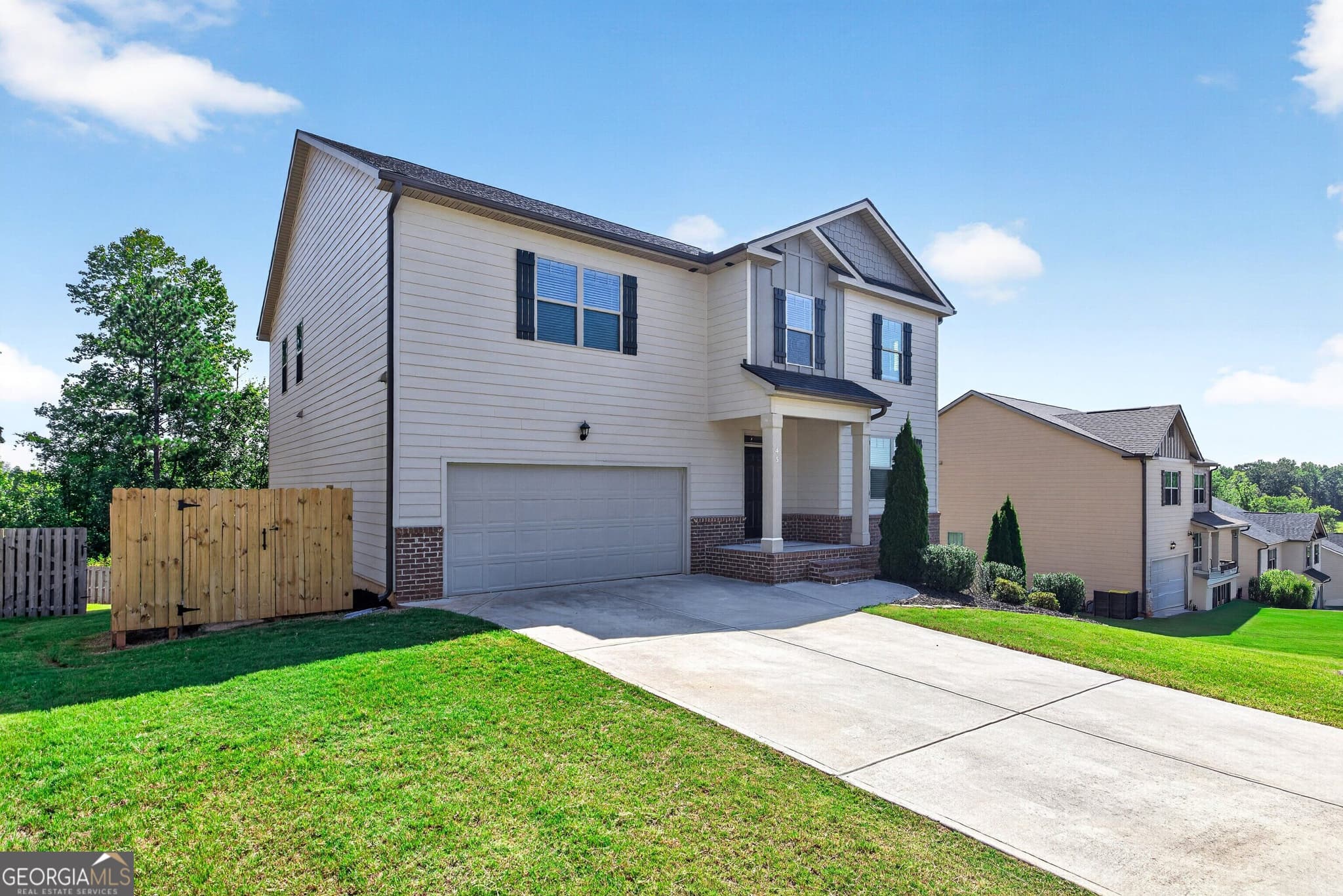 5 bedroom, 3 bathroom, 3,268 sq ft single family residence for sale at 45 Filson Drive, Senoia, GA 30276 — photo 4
