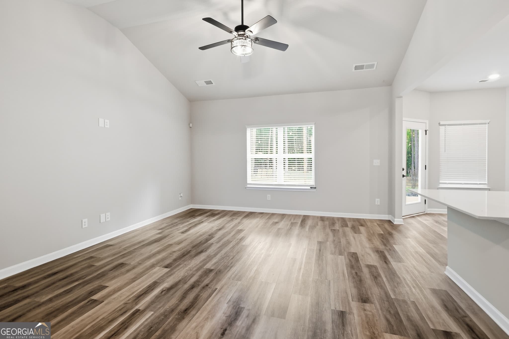 3 bedroom, 2 bathroom, 1,828 sq ft single family residence for sale at 533 Evelyn Drive, Greenville, GA 30222 — photo 2