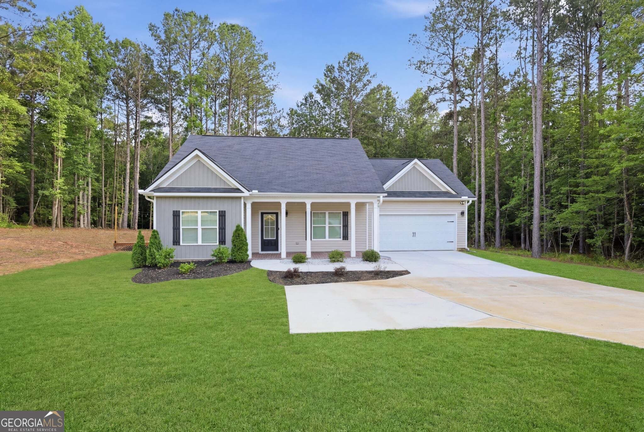 3 bedroom, 2 bathroom, 1,828 sq ft single family residence for sale at 533 Evelyn Drive, Greenville, GA 30222 — photo 1 of 35