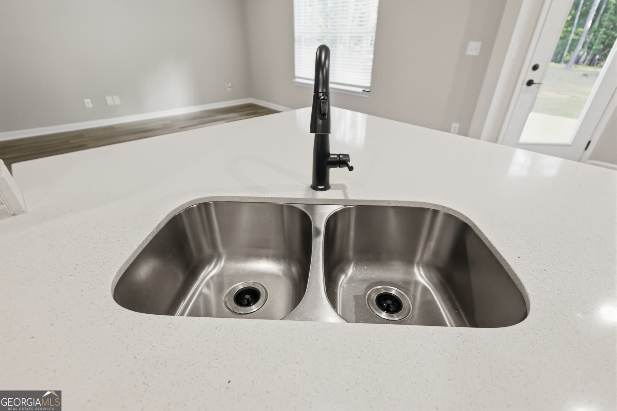 3 bedroom, 2 bathroom, 1,828 sq ft single family residence for sale at 533 Evelyn Drive, Greenville, GA 30222 — photo 5