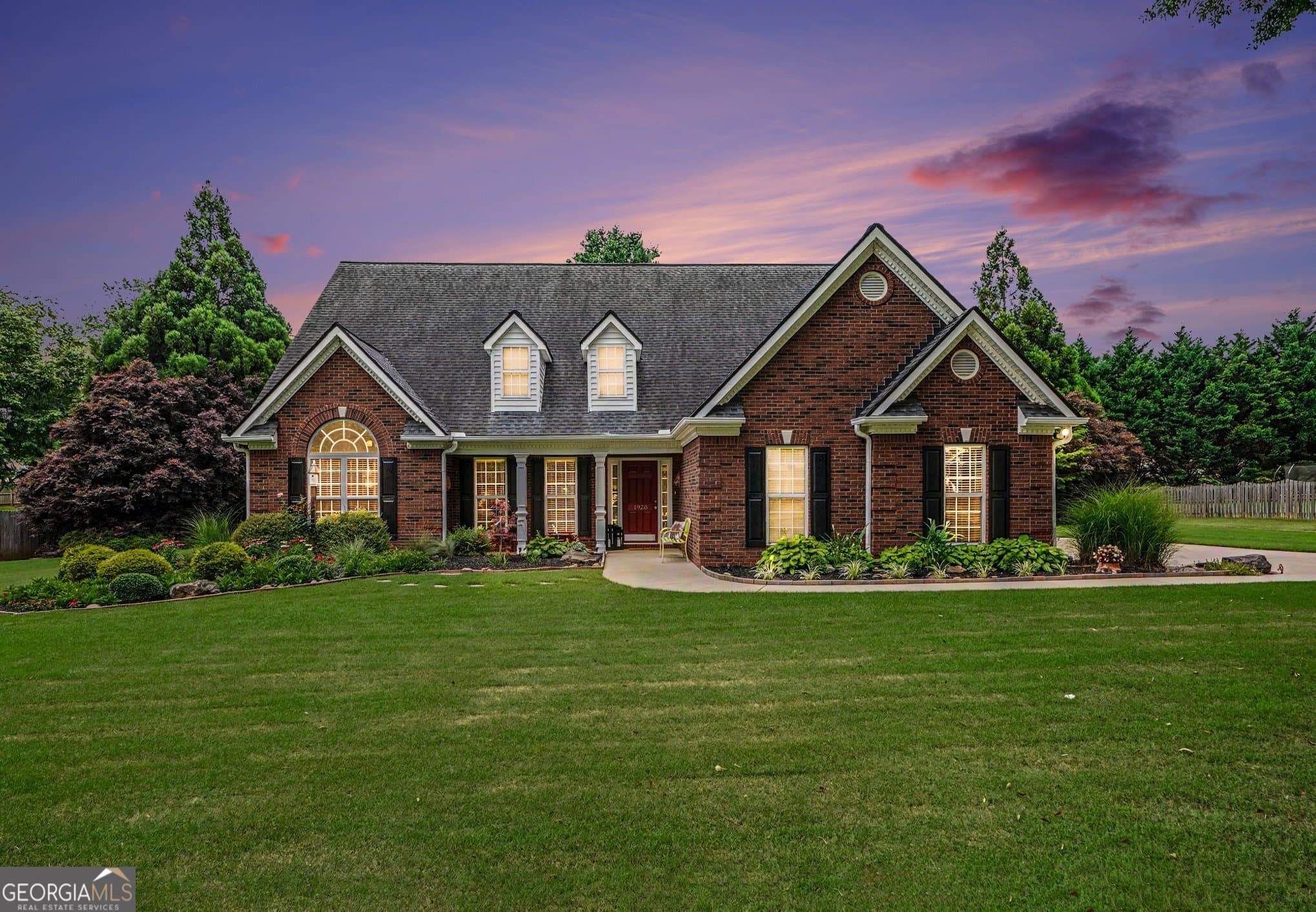 4 bedroom, 3 bathroom, 2,770 sq ft single family residence sold at 1928 Munford Place, Mcdonough, GA 30252
