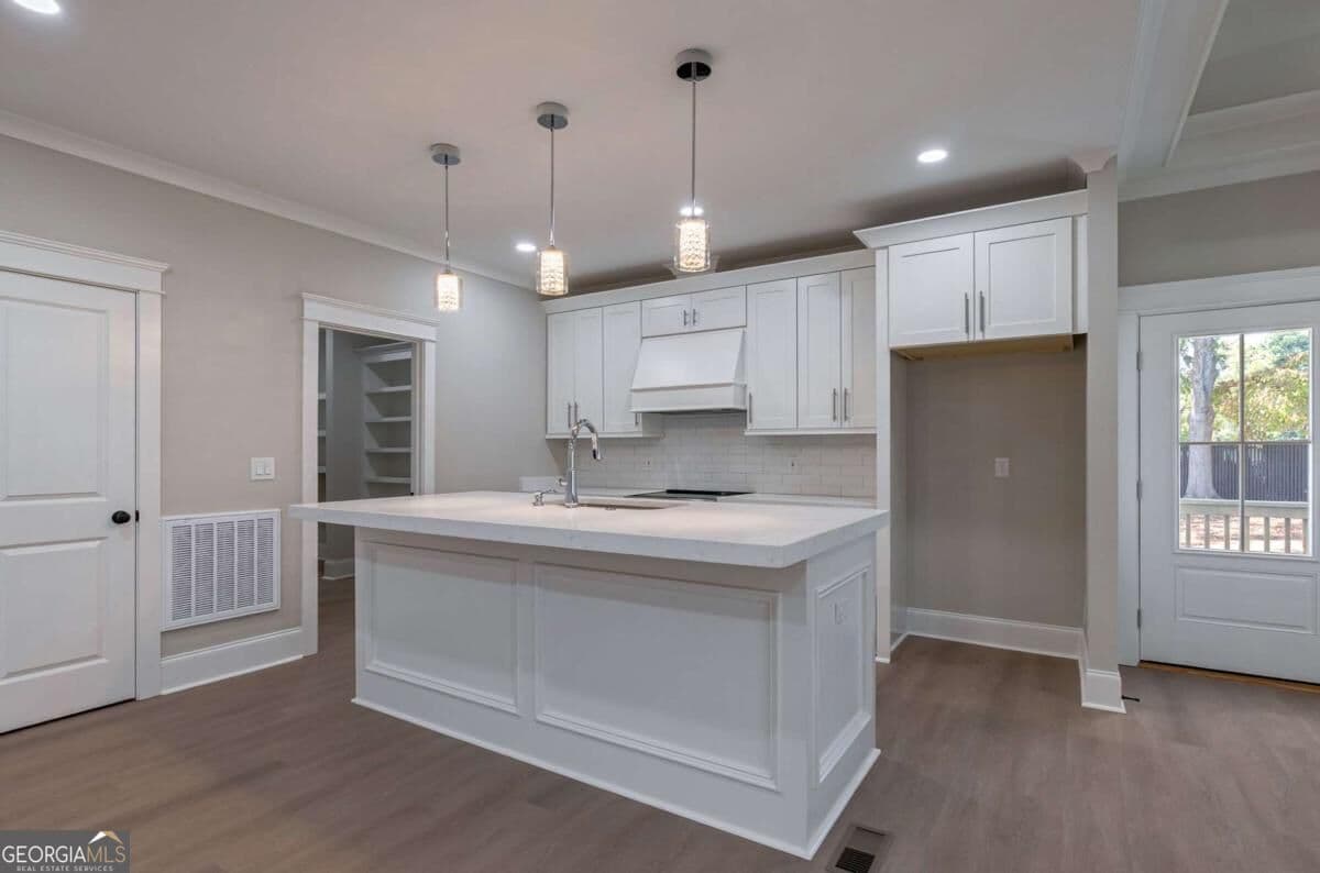 3 bedroom, 3 bathroom, 1,816 sq ft single family residence for sale at 540 Sunset Avenue, Comer, GA 30629 — photo 8