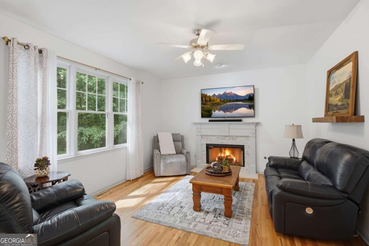 5 bedroom, 4 bathroom, 3,356 sq ft single family residence for sale at 4092 Suwanee Mill Drive, Buford, GA 30518 — photo 8