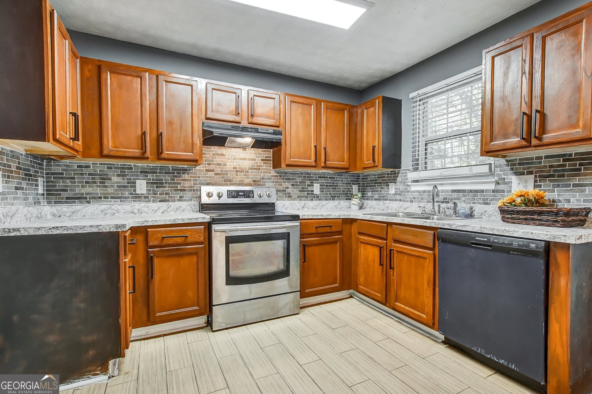 4 bedroom, 2.5 bathroom single family residence for sale at 4251 Chestnut Lake Avenue, Lithonia, GA 30038 — photo 5