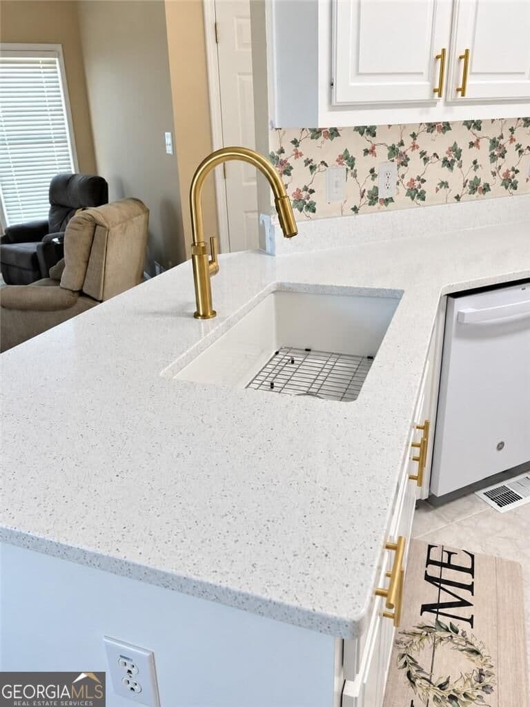 4 bedroom, 3.5 bathroom, 3,993 sq ft single family residence for sale at 1951 Harvest Way, Loganville, GA 30052 — photo 5