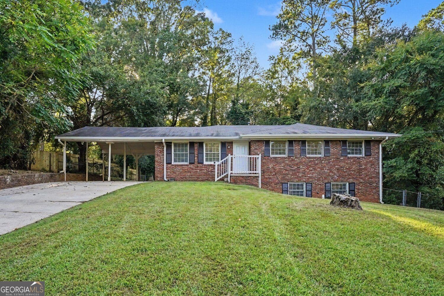 4 bedroom, 2.5 bathroom, 2,305 sq ft single family residence for sale at 4077 Rockey Valley Drive, Conley, GA 30288 — photo 2
