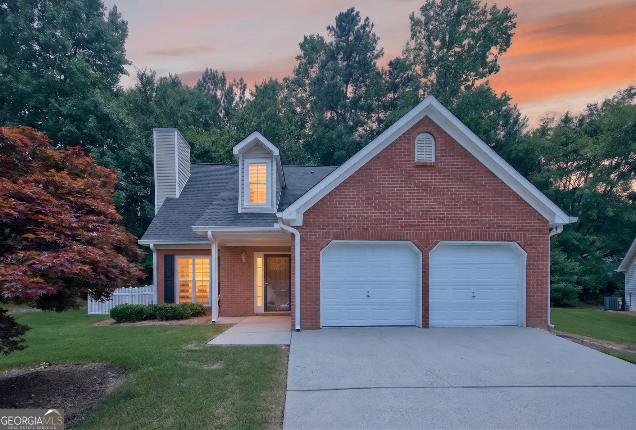 3 bedroom, 2.5 bathroom, 1,825 sq ft single family residence for sale at 315 Cloverwood Drive, Fayetteville, GA 30215 — photo 5