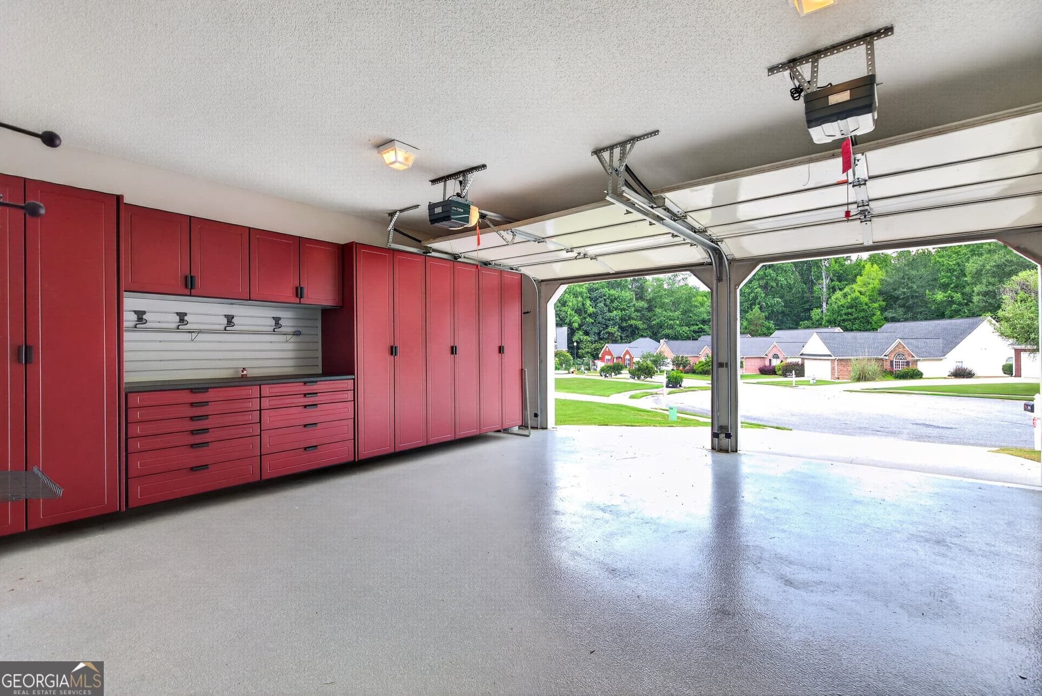 3 bedroom, 2.5 bathroom, 1,825 sq ft single family residence for sale at 315 Cloverwood Drive, Fayetteville, GA 30215 — photo 4