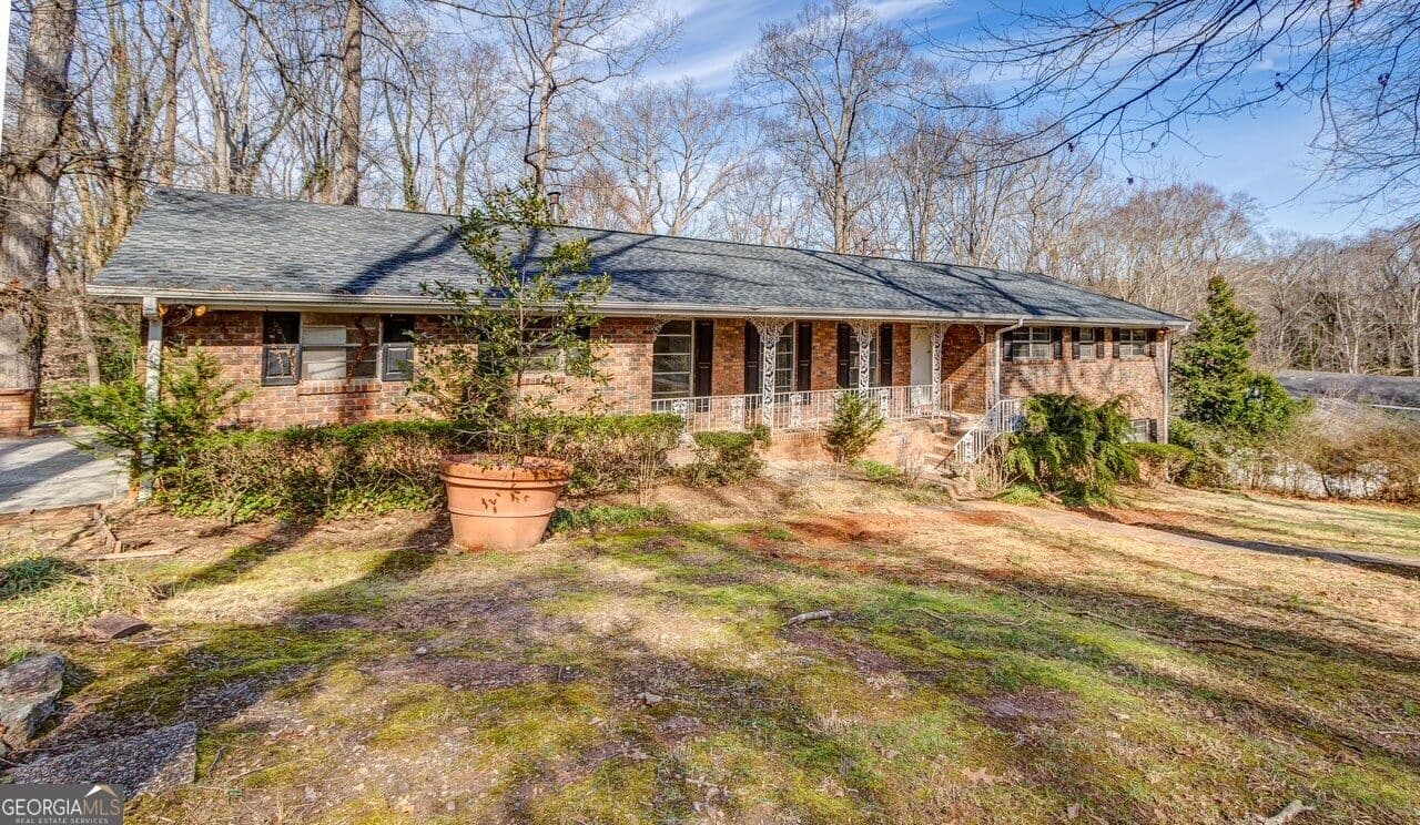 5 bedroom, 3 bathroom, 3,668 sq ft single family residence for sale at 3762 Tree Bark Trail, Decatur, GA 30034 — photo 2
