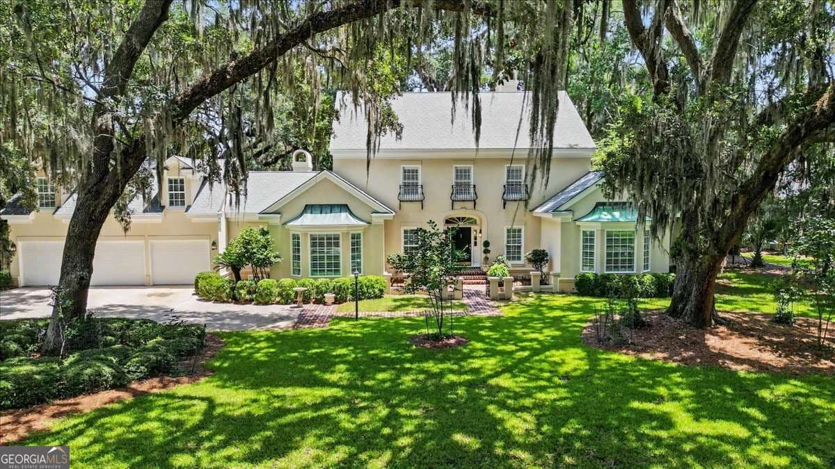 5 bedroom, 5.5 bathroom, 5,176 sq ft single family residence for sale at 21 Little Comfort Road, Savannah, GA 31411