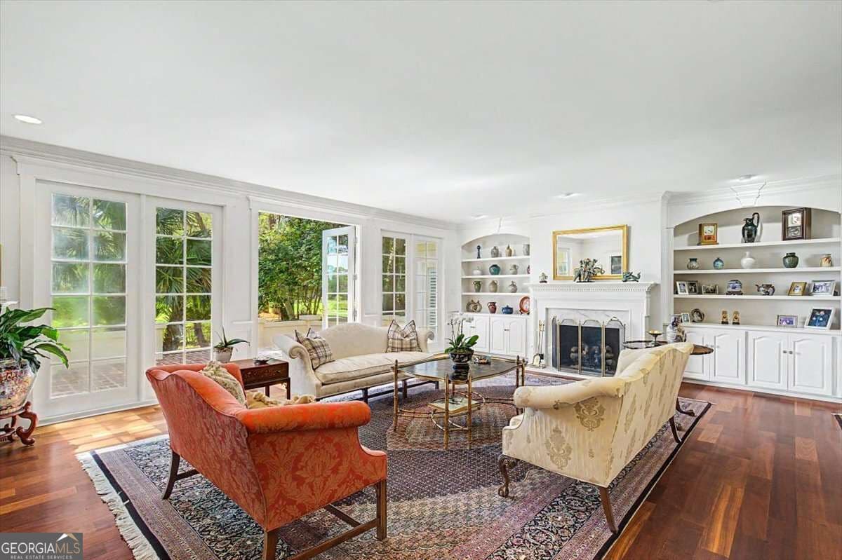 5 bedroom, 5.5 bathroom, 5,176 sq ft single family residence for sale at 21 Little Comfort Road, Savannah, GA 31411 — photo 8