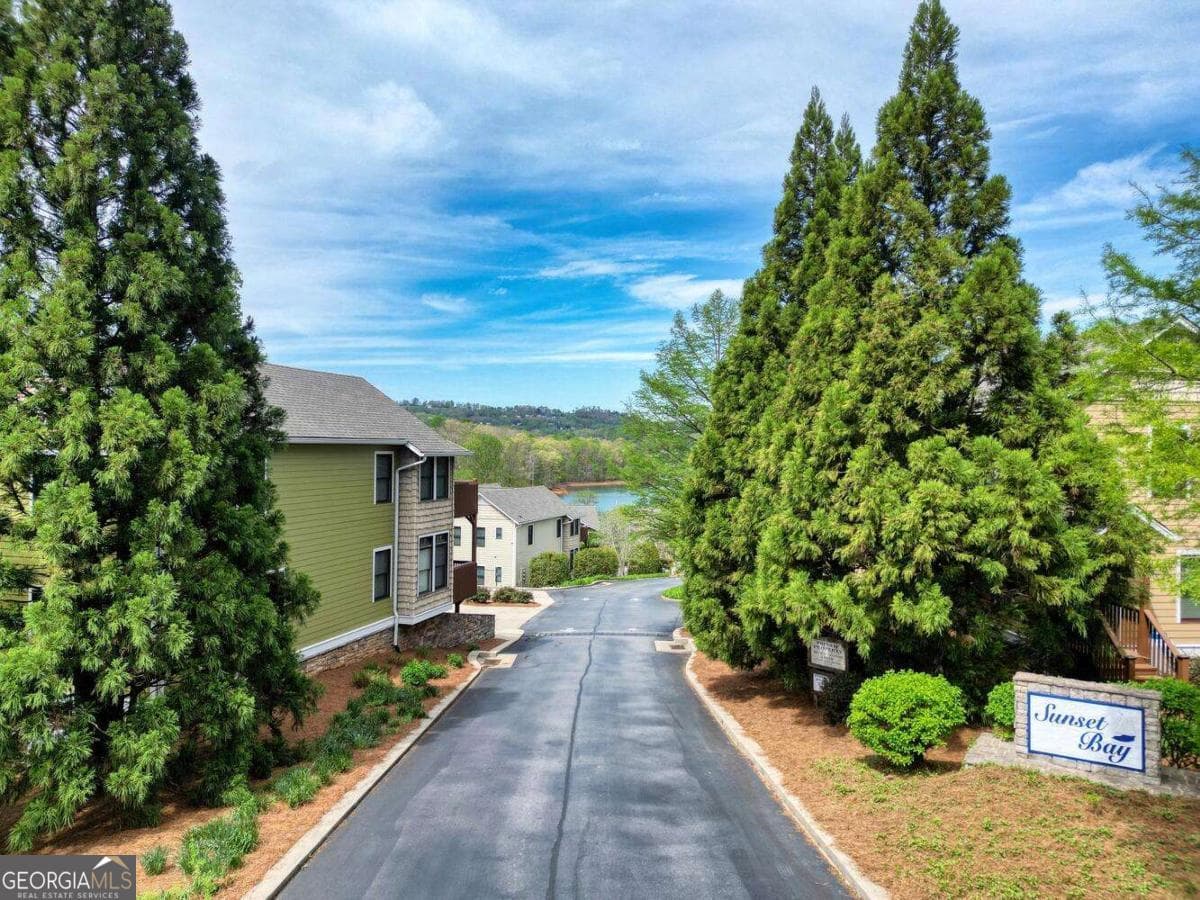 3 bedroom, 2.5 bathroom, 1,600 sq ft condominium for sale at 1401 Lakeside Road 502, Hiawassee, GA 30546 — photo 6