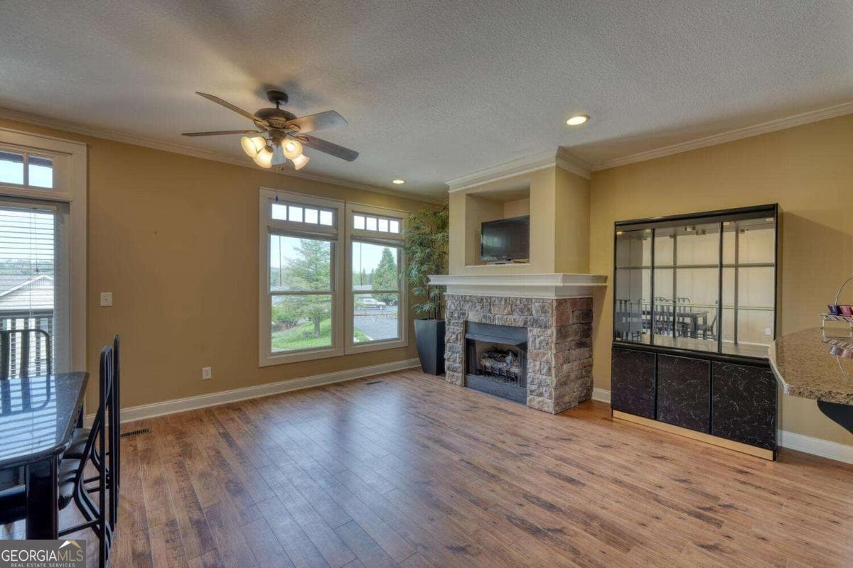 3 bedroom, 2.5 bathroom, 1,600 sq ft condominium for sale at 1401 Lakeside Road 502, Hiawassee, GA 30546 — photo 3