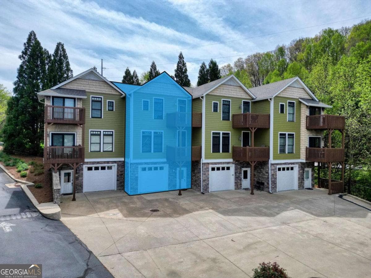 3 bedroom, 2.5 bathroom, 1,600 sq ft condominium for sale at 1401 Lakeside Road 502, Hiawassee, GA 30546 — photo 5