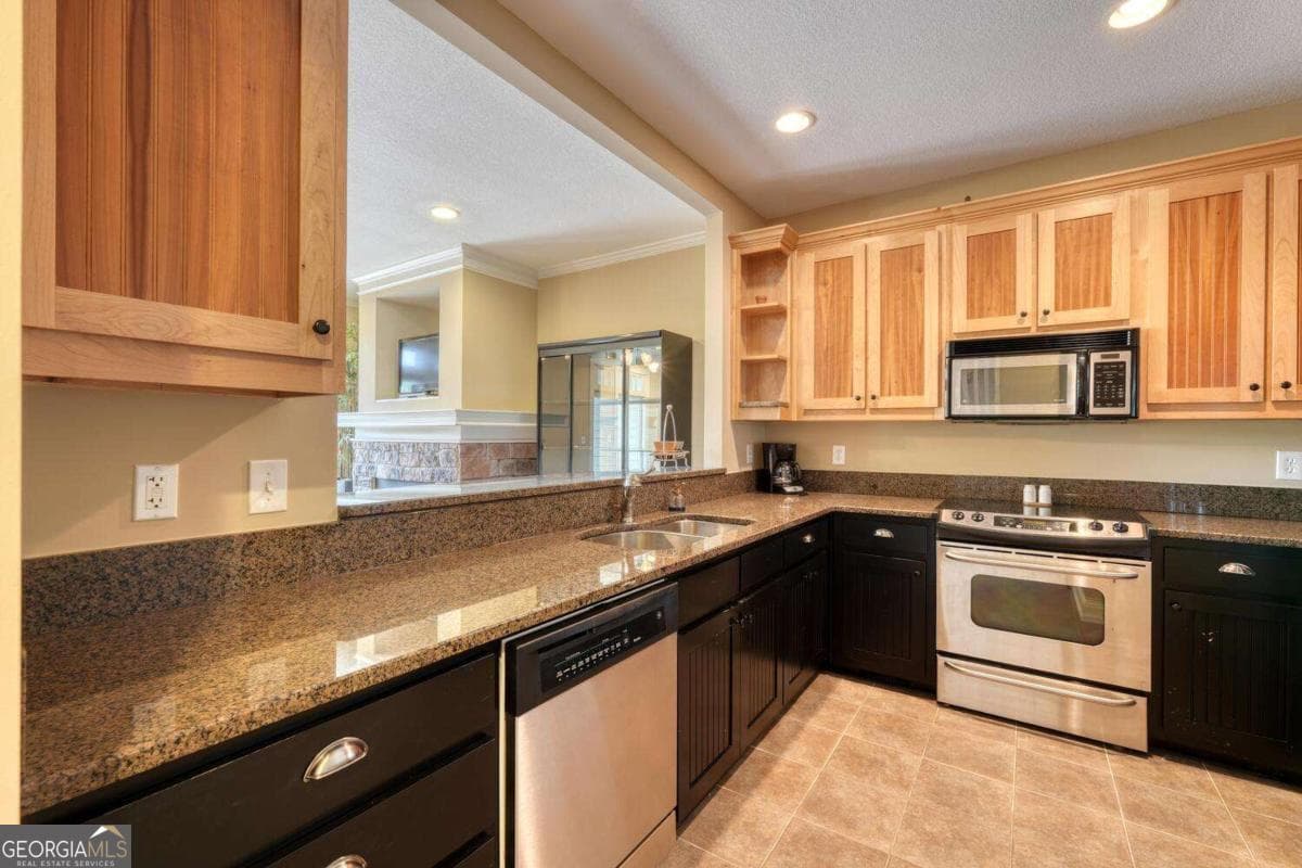 3 bedroom, 2.5 bathroom, 1,600 sq ft condominium for sale at 1401 Lakeside Road 502, Hiawassee, GA 30546 — photo 4