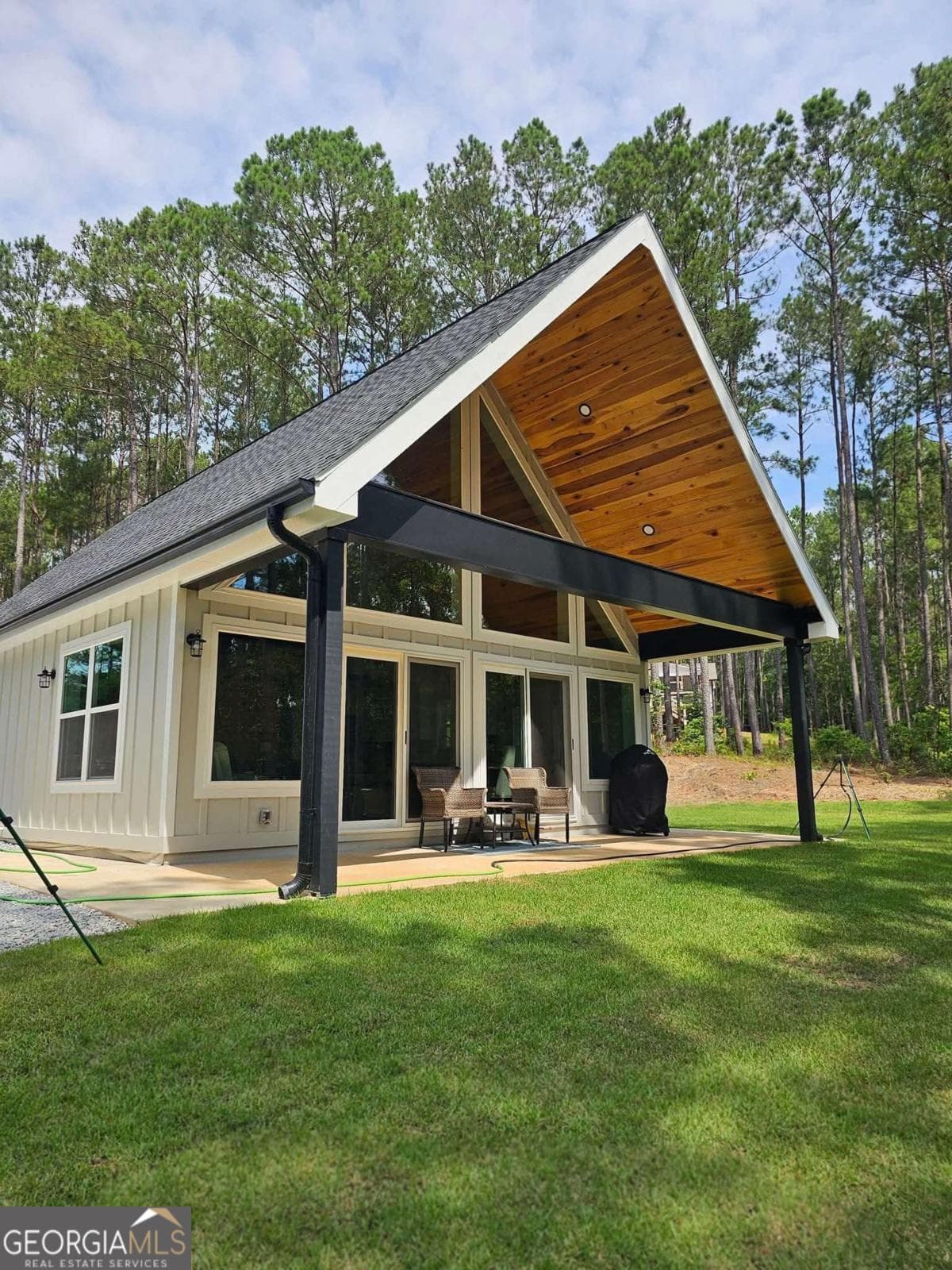 3 bedroom, 2 bathroom, 1,400 sq ft single family residence for sale at 2595 Omaha Drive, Elberton, GA 30635 — photo 2