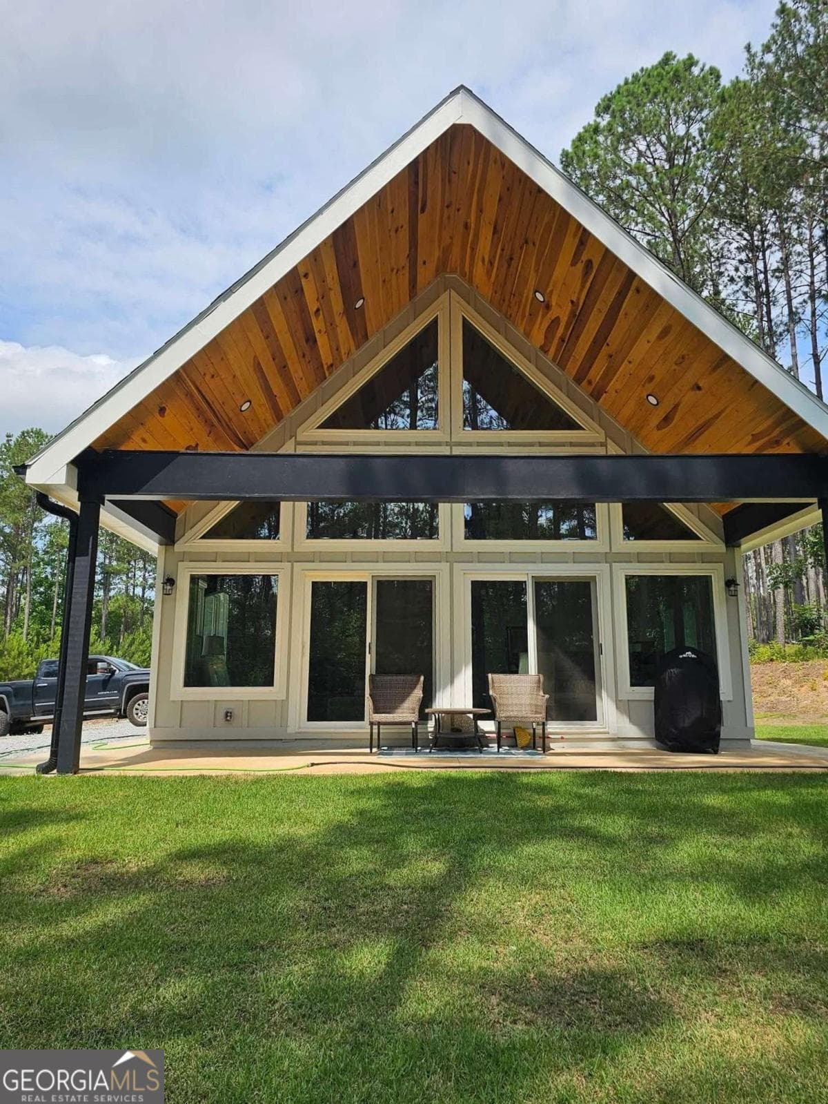 3 bedroom, 2 bathroom, 1,400 sq ft single family residence for sale at 2595 Omaha Drive, Elberton, GA 30635 — photo 3