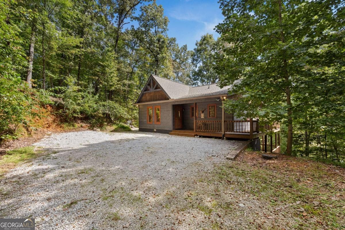 3 bedroom, 2.5 bathroom, 1,501 sq ft cabin,single family residence for sale at 224 Dragon Tree Lane, Lakemont, GA 30552 — photo 2