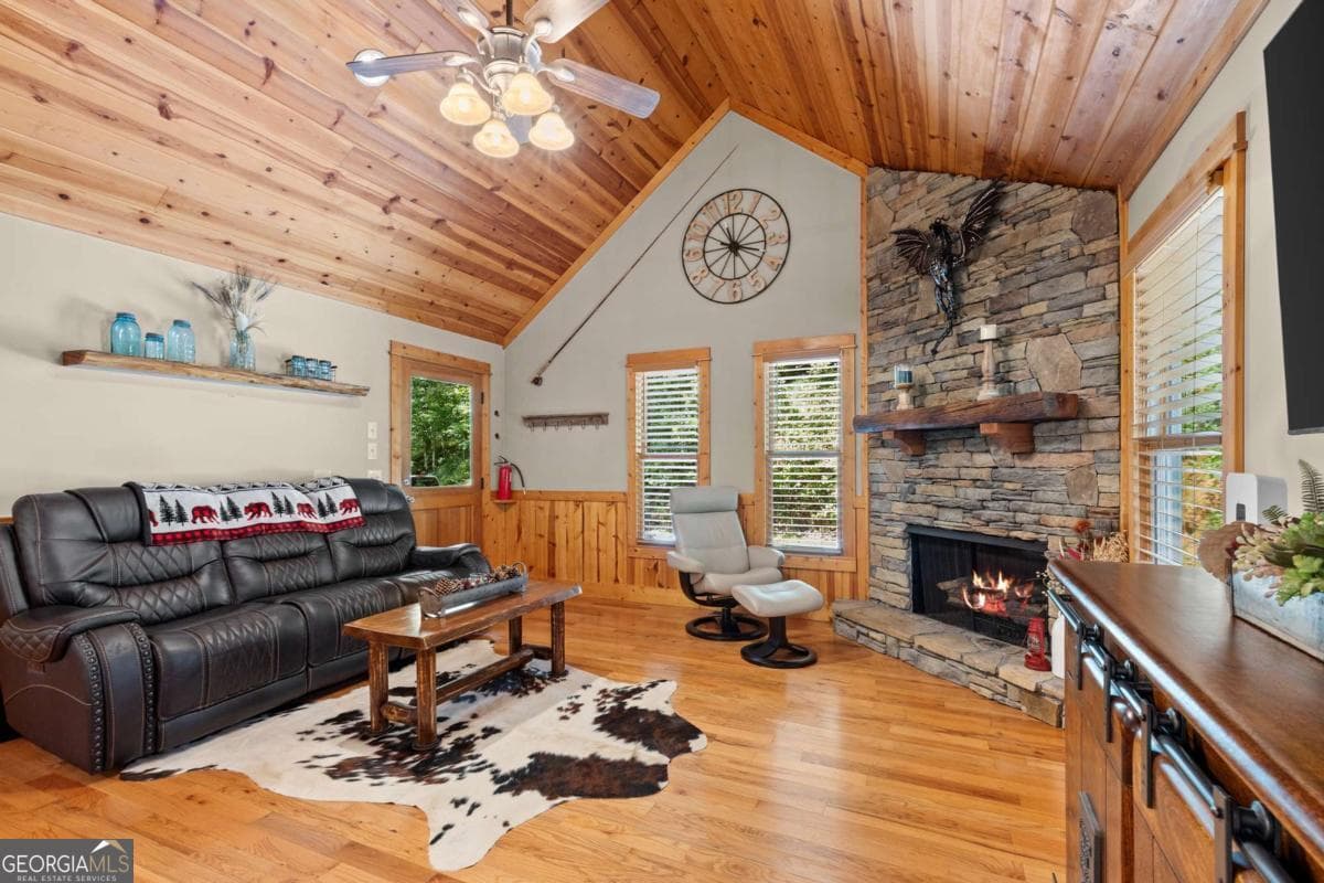 3 bedroom, 2.5 bathroom, 1,501 sq ft cabin,single family residence for sale at 224 Dragon Tree Lane, Lakemont, GA 30552 — photo 6