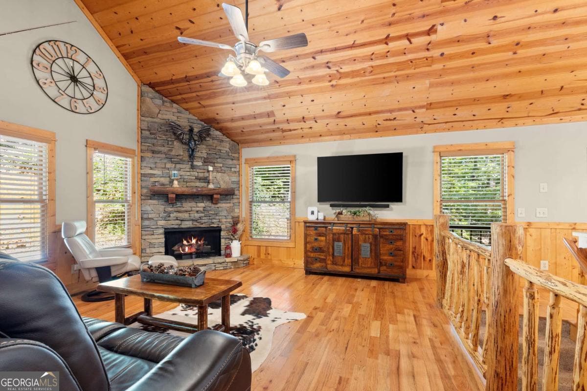 3 bedroom, 2.5 bathroom, 1,501 sq ft cabin,single family residence for sale at 224 Dragon Tree Lane, Lakemont, GA 30552 — photo 7