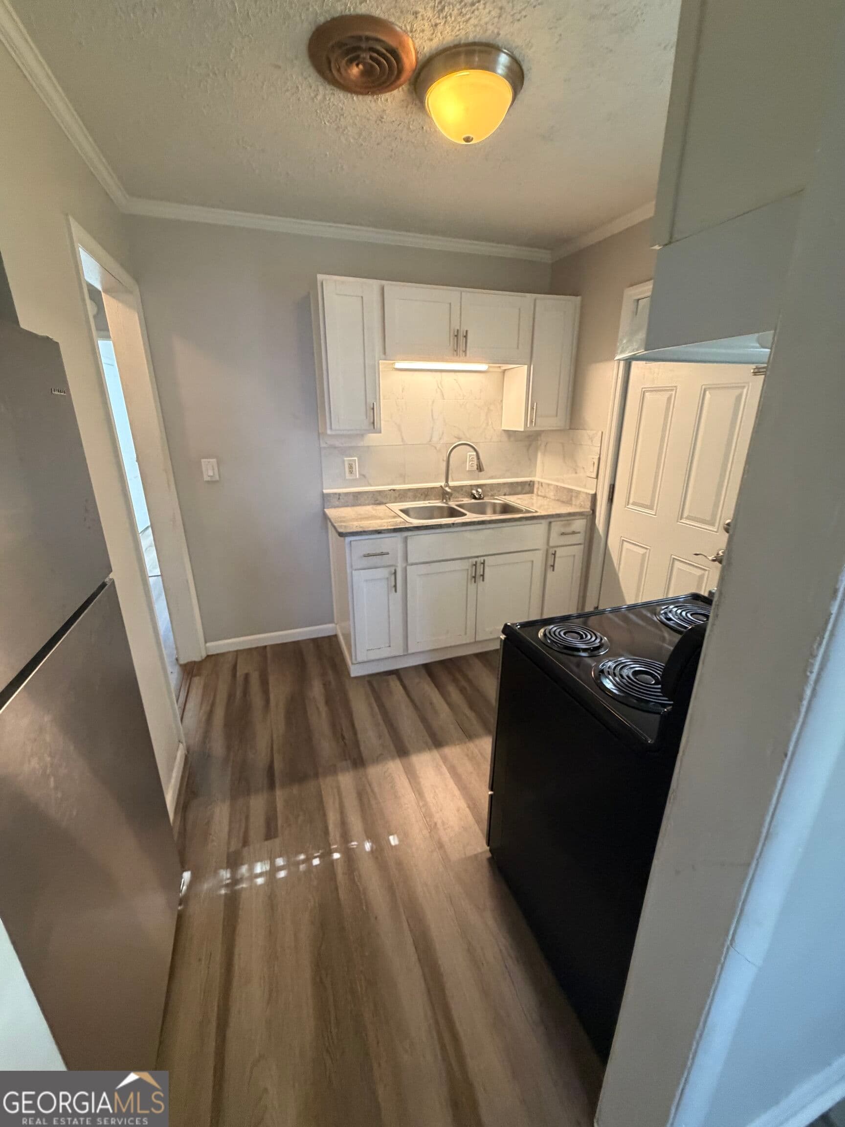 3 bedroom, 1 bathroom, 1,040 sq ft single family residence for sale at 120 Meadowdale Drive, Warner Robins, GA 31088 — photo 3