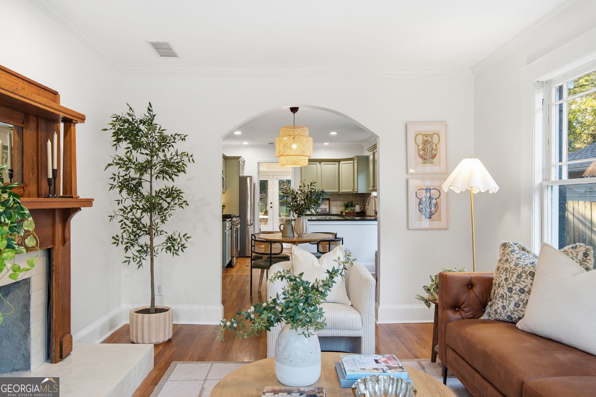 3 bedroom, 2 bathroom, 1,475 sq ft single family residence for sale at 79 Lakeview Drive, Atlanta, GA 30317 — photo 6