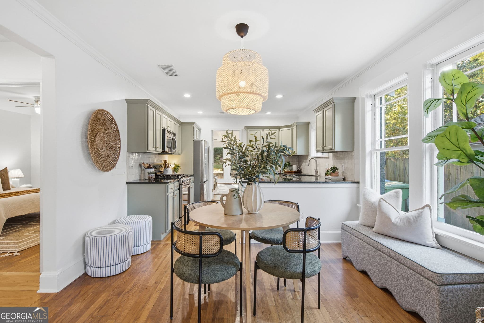 3 bedroom, 2 bathroom, 1,475 sq ft single family residence for sale at 79 Lakeview Drive, Atlanta, GA 30317 — photo 8