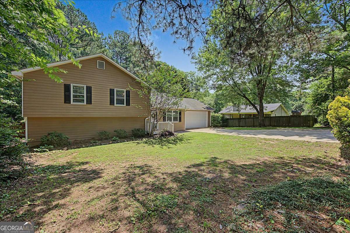 5 bedroom, 3 bathroom, 2,072 sq ft single family residence for sale at 558 NE Peeples Valley Road, Cartersville, GA 30121 — photo 7