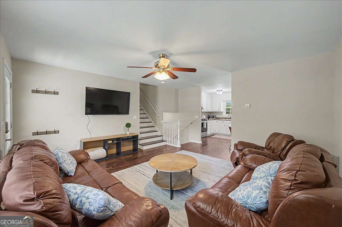 5 bedroom, 3 bathroom, 2,072 sq ft single family residence for sale at 558 NE Peeples Valley Road, Cartersville, GA 30121 — photo 9