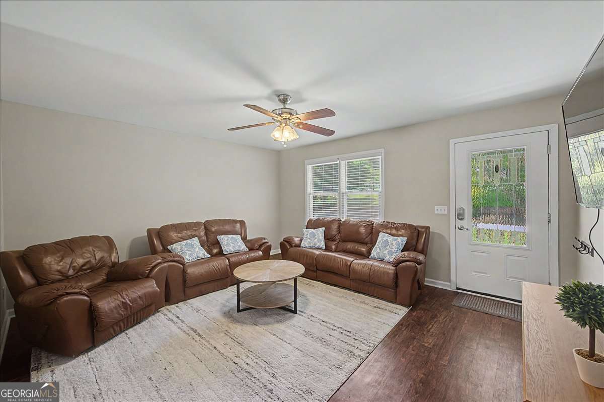 5 bedroom, 3 bathroom, 2,072 sq ft single family residence for sale at 558 NE Peeples Valley Road, Cartersville, GA 30121 — photo 10