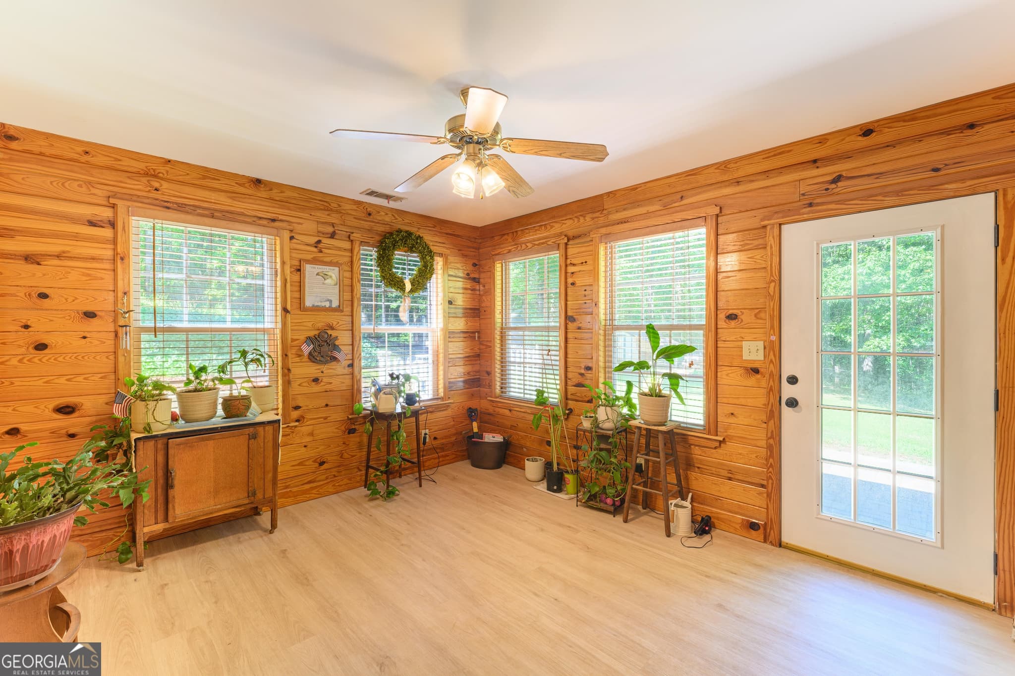 4 bedroom, 2 bathroom, 2,700 sq ft single family residence for sale at 159 Hutchinson Lake Road, Senoia, GA 30276 — photo 2