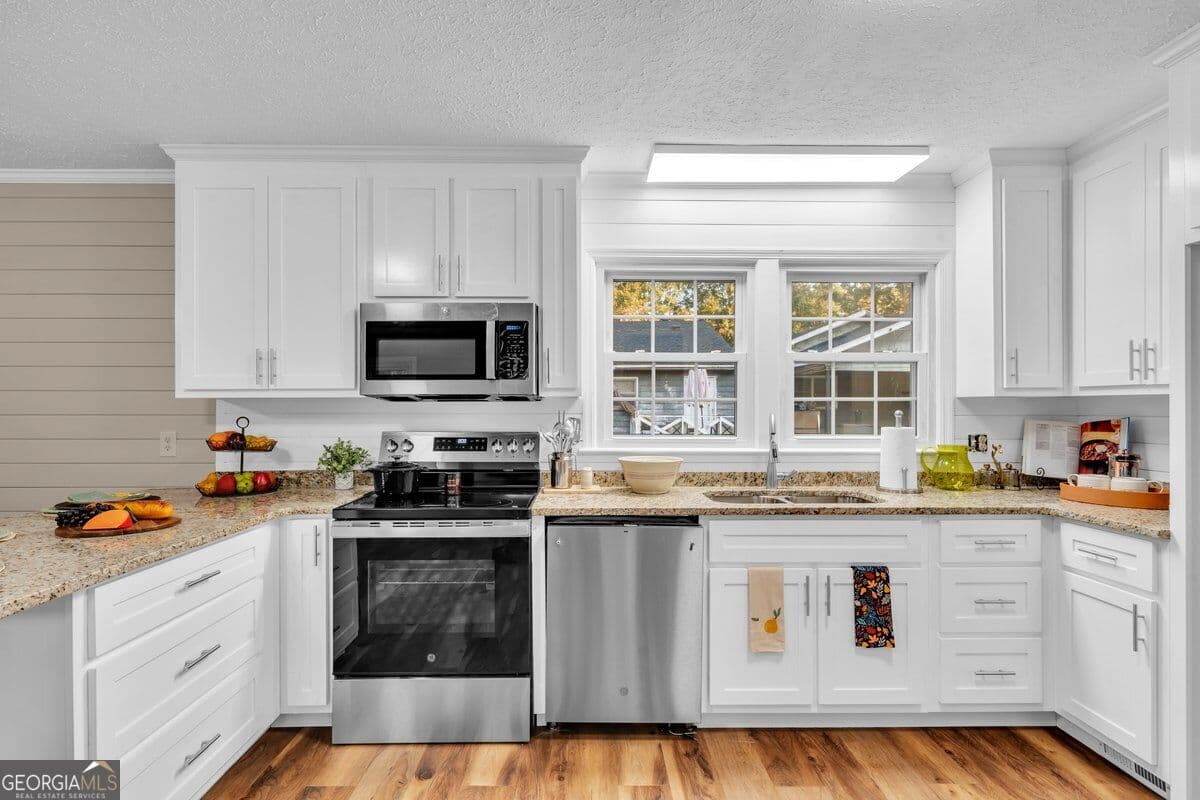 3 bedroom, 2 bathroom, 1,608 sq ft single family residence for sale at 208 Comer Drive, Dublin, GA 31021 — photo 9