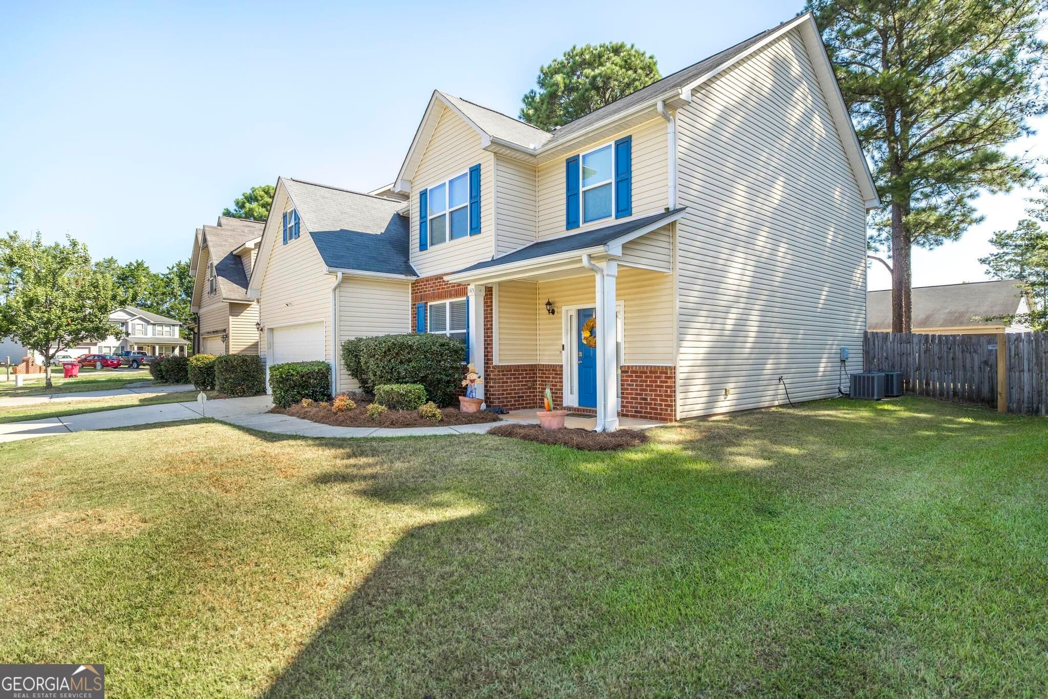 4 bedroom, 3 bathroom, 3,001 sq ft single family residence for sale at 145 Back Cedar Lane, Warner Robins, GA 31093 — photo 2