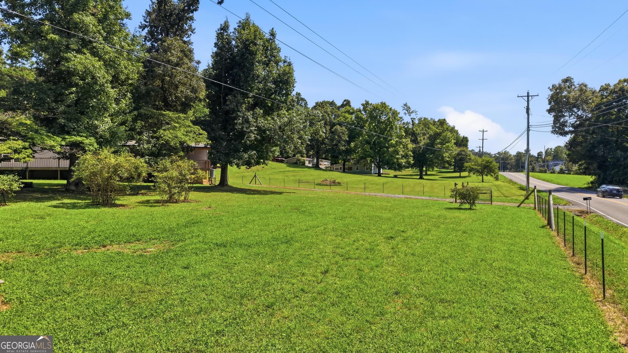 2 bedroom, 2 bathroom, 1,216 sq ft manufactured home,single family residence under contract at 675 S McDonald Road, Mc Donald, TN 37353 — photo 4