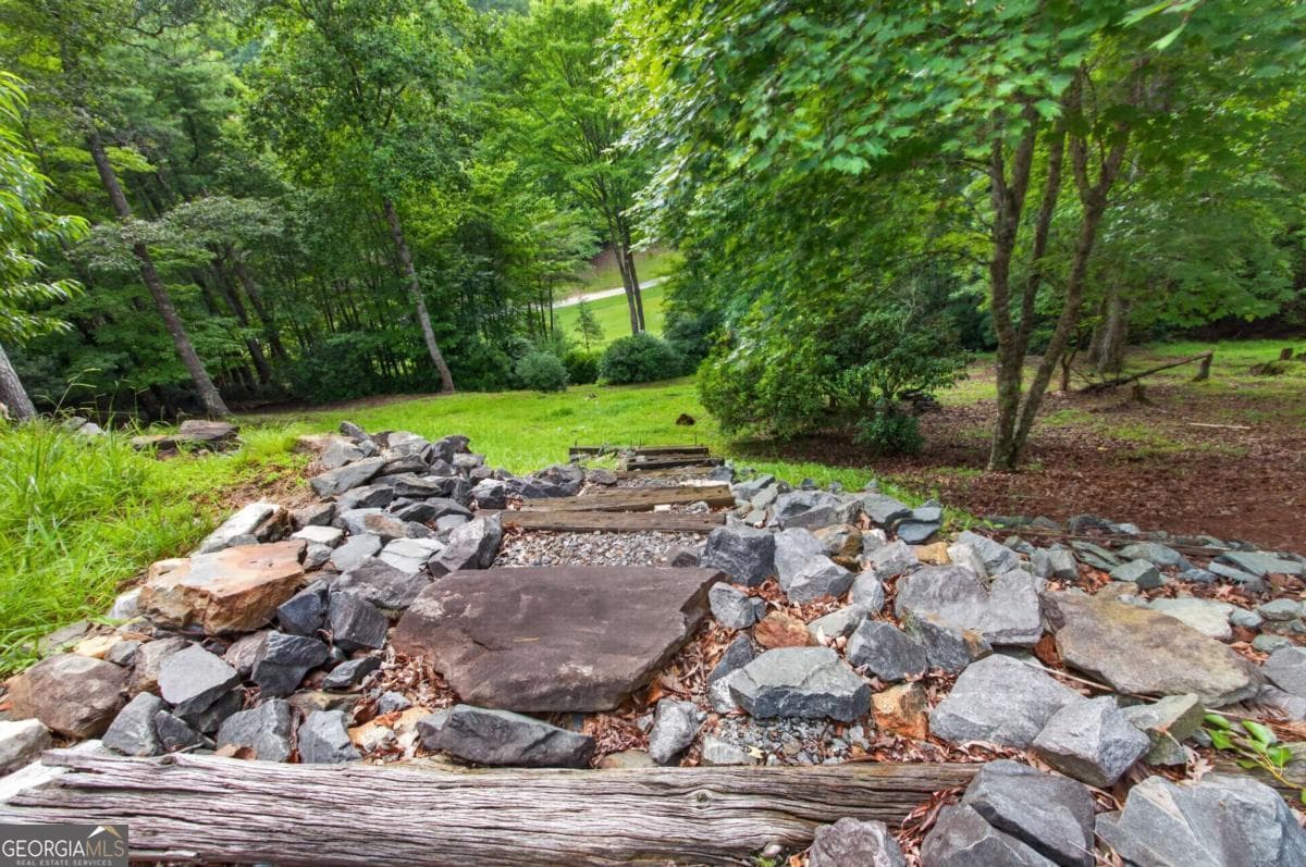 7 bedroom, 3 bathroom, 2,640 sq ft single family residence for sale at 293 Weoka Court, Ellijay, GA 30540 — photo 10