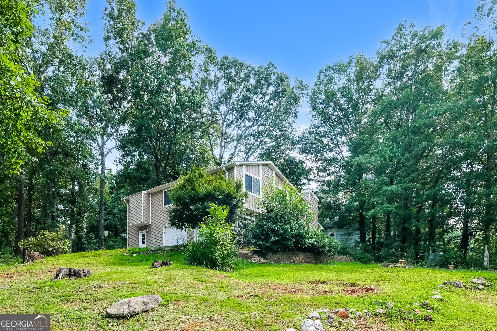 4 bedroom, 2.5 bathroom, 1,908 sq ft single family residence for sale at 6629 Windwood Circle, Douglasville, GA 30135 — photo 2
