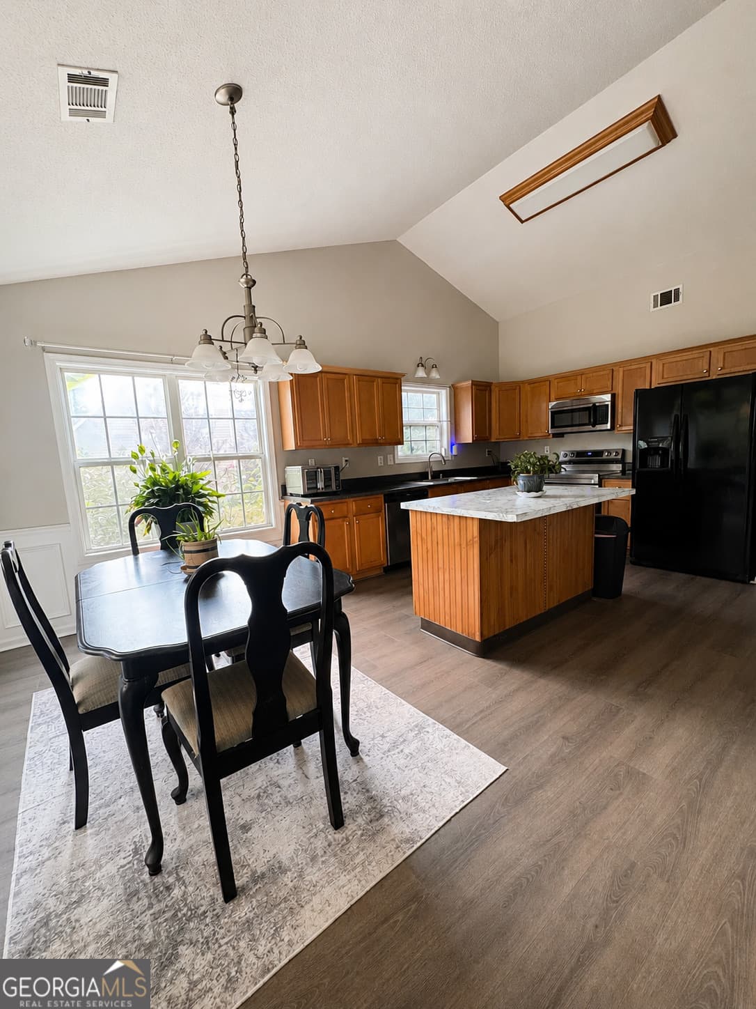 4 bedroom, 3 bathroom, 1,826 sq ft single family residence for sale at 30 Oakbrook Lane, Covington, GA 30016 — photo 6